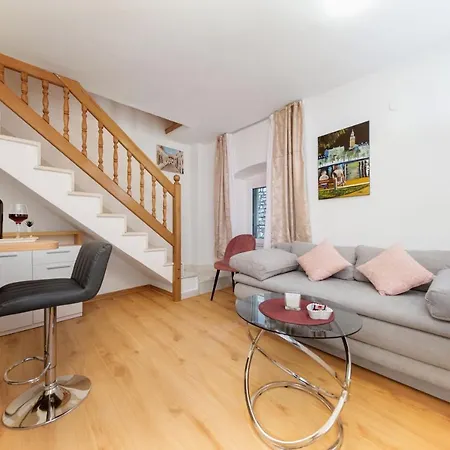 Apartment 3m Golden Gate