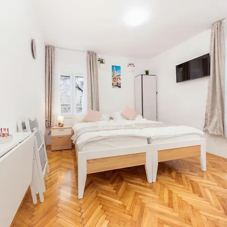 3m Golden Gate Apartment Split